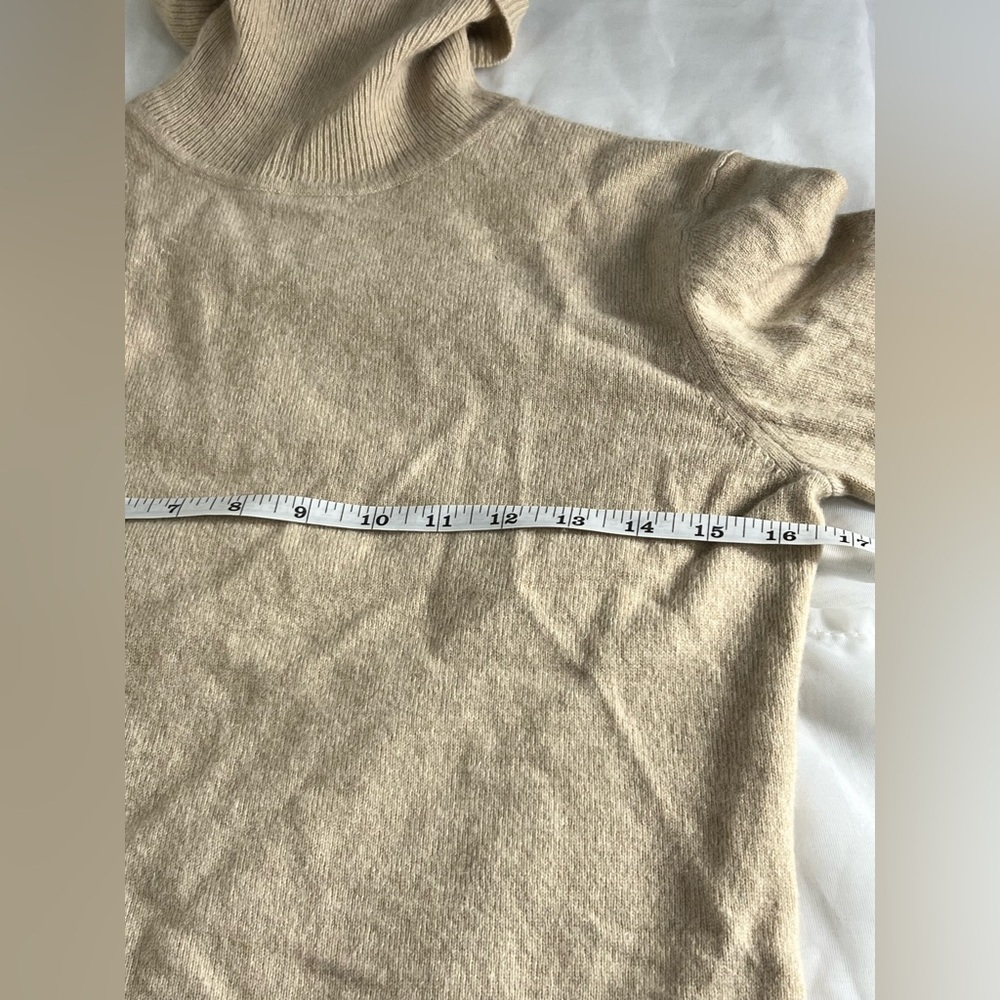 Charter Club Luxury Cashmere Sweater Tan Camel Turtleneck Size M Classic Preppy - Picture 13 of 14